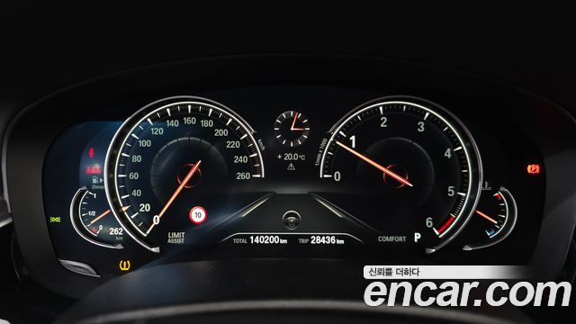 BMW 5-Series 2017 — photo 8