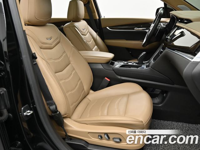 Cadillac XT6 2023 — photo 10