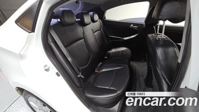 Hyundai Accent 2017 — photo 11