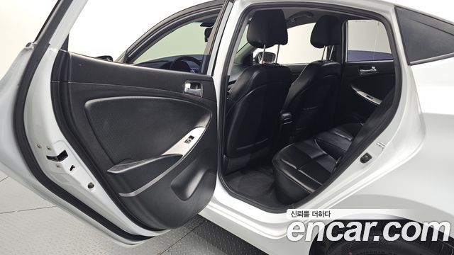 Hyundai Accent 2017 — photo 12