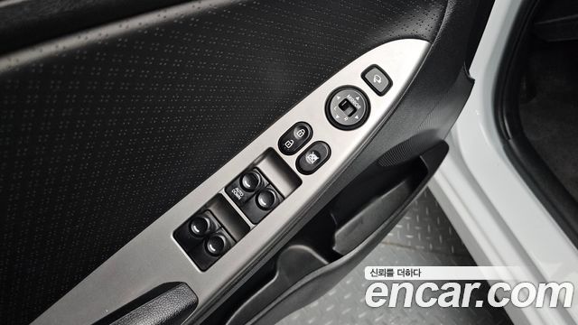 Hyundai Accent 2017 — photo 19