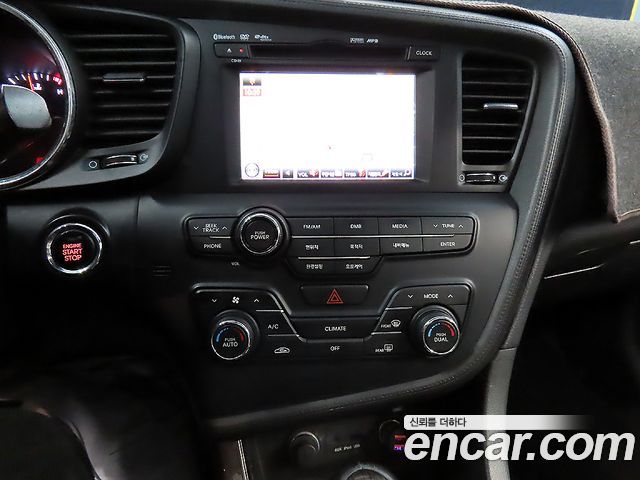 Kia K5 2011 — photo 16