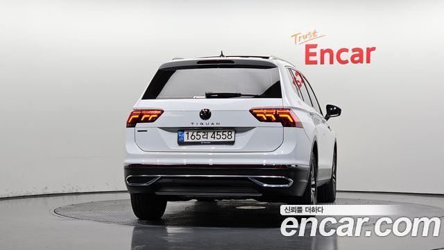 Volkswagen Tiguan 2022 — photo 4