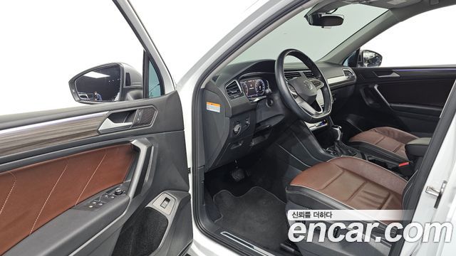 Volkswagen Tiguan 2022 — photo 13