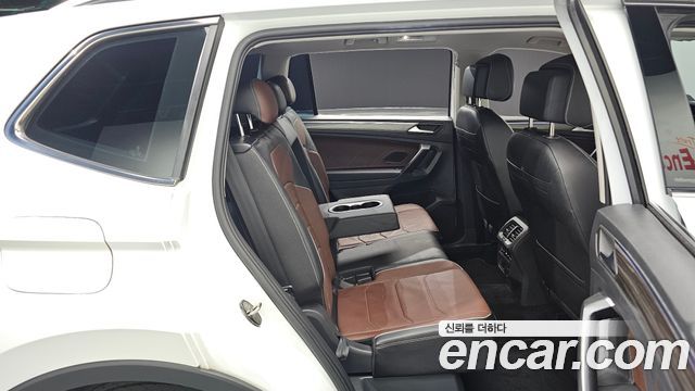 Volkswagen Tiguan 2022 — photo 17
