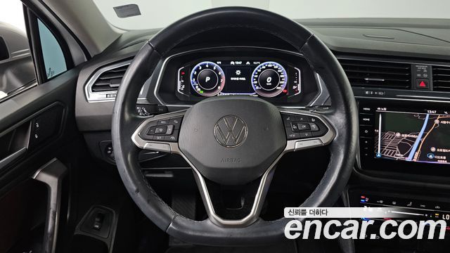Volkswagen Tiguan 2022 — photo 20