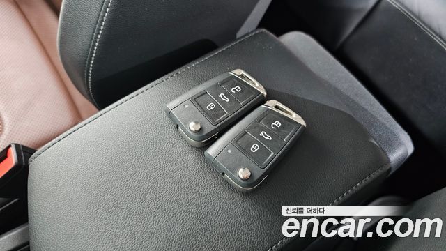 Volkswagen Tiguan 2022 — photo 23
