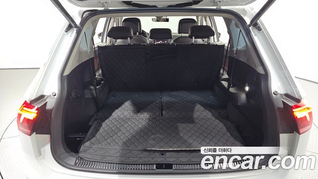 Volkswagen Tiguan 2022 — photo 25