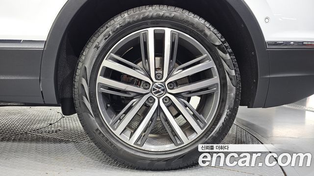 Volkswagen Tiguan 2022 — photo 7