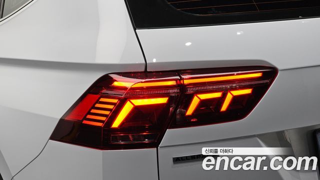 Volkswagen Tiguan 2022 — photo 9