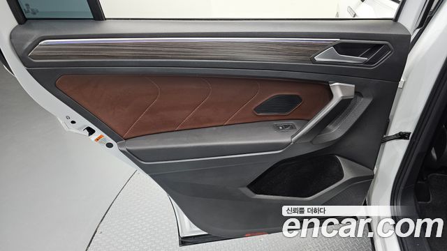 Volkswagen Tiguan 2022 — photo 15