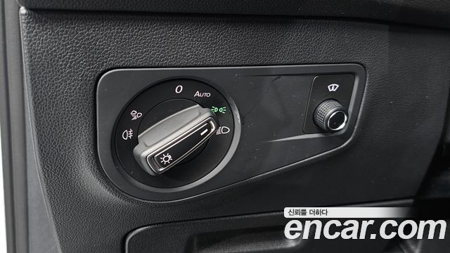 Volkswagen Tiguan 2022 — photo 27