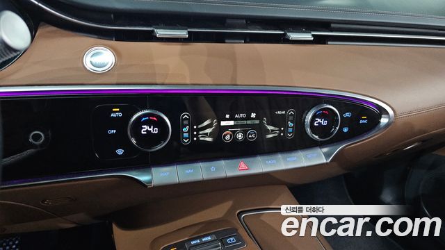 Genesis GV70 2021 — photo 25