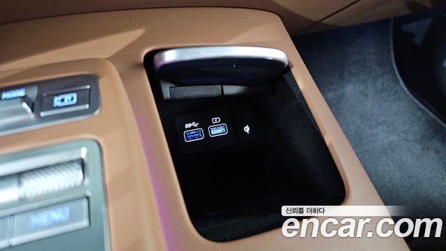 Genesis GV70 2021 — photo 26