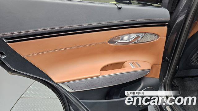 Genesis GV70 2021 — photo 15