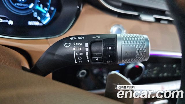 Genesis GV70 2021 — photo 28