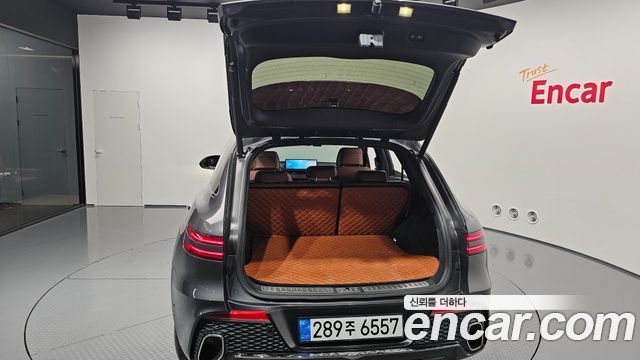 Genesis GV70 2021 — photo 36