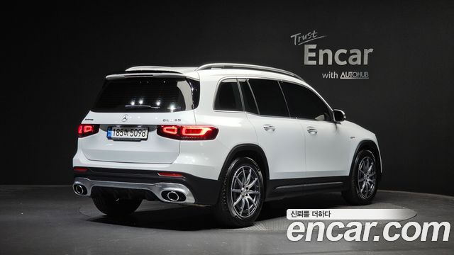 Mercedes-Benz GLB-Class 2023 — photo 2