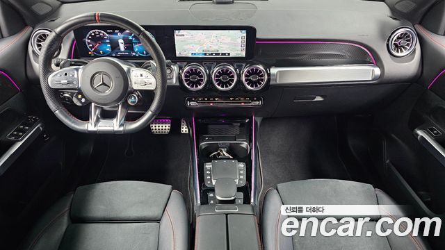 Mercedes-Benz GLB-Class 2023 — photo 10