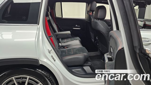 Mercedes-Benz GLB-Class 2023 — photo 17