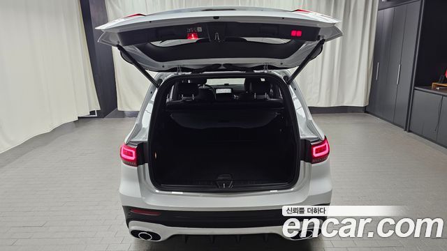 Mercedes-Benz GLB-Class 2023 — photo 23