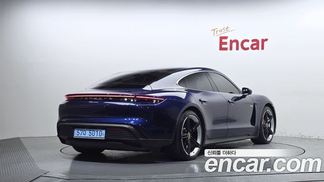 Porsche Taycan 2022 — photo 2