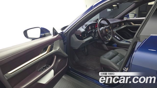 Porsche Taycan 2022 — photo 13