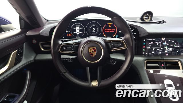 Porsche Taycan 2022 — photo 19