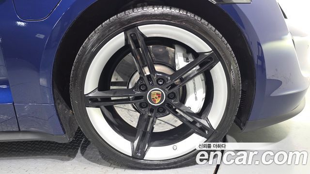 Porsche Taycan 2022 — photo 7