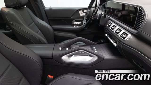 Mercedes-Benz GLE-Class 2026 — photo 9