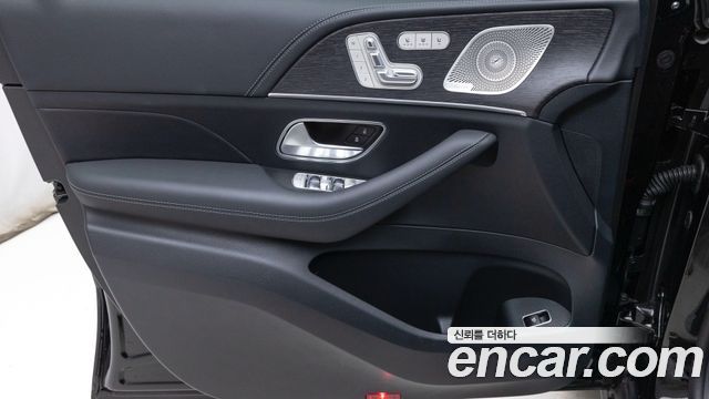 Mercedes-Benz GLE-Class 2026 — photo 15