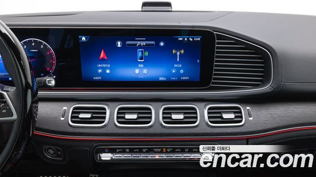Mercedes-Benz GLE-Class 2026 — photo 16