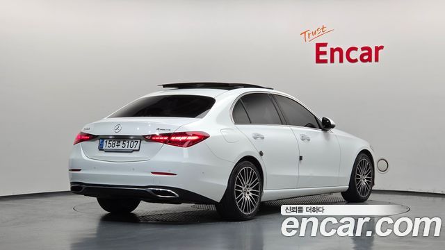 Mercedes-Benz C-Class 2024 — photo 2