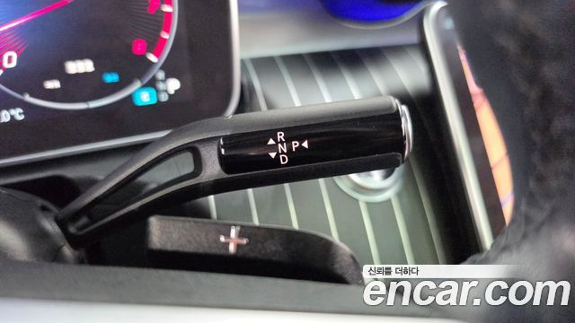 Mercedes-Benz C-Class 2024 — photo 12