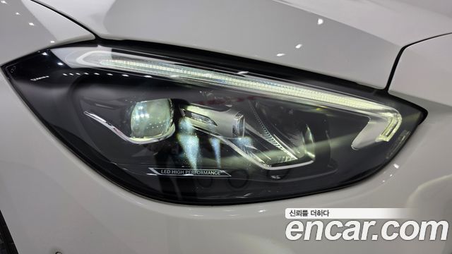 Mercedes-Benz C-Class 2024 — photo 8