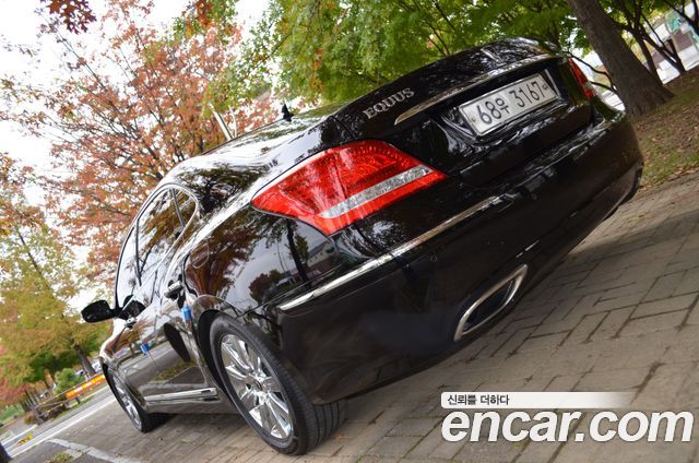 Hyundai Equus 2010 — photo 3