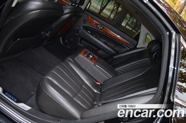 Hyundai Equus 2010 — photo 9