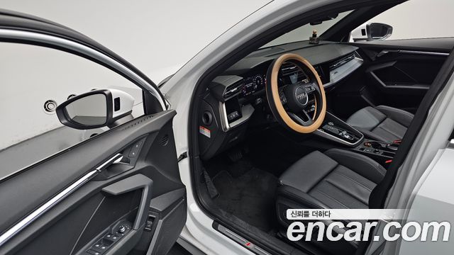 Audi A3 2023 — photo 13