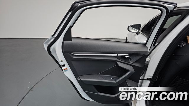 Audi A3 2023 — photo 15