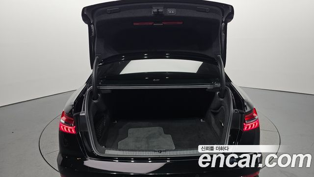 Audi A6 2021 — photo 25