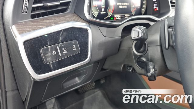 Audi A6 2021 — photo 28