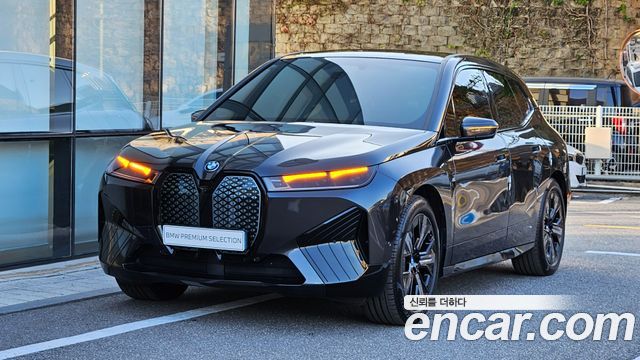 BMW iX 2023 — photo 1