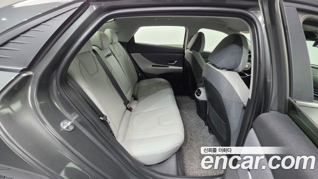 Hyundai AVANTE 2023 — photo 24