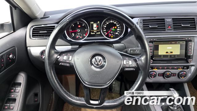 Volkswagen Jetta 2015 — photo 13