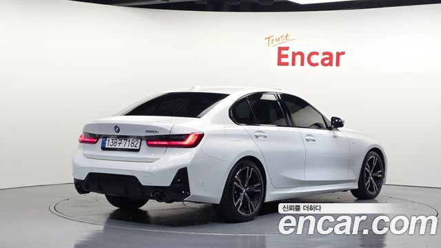 BMW 3-Series 2024 — photo 2