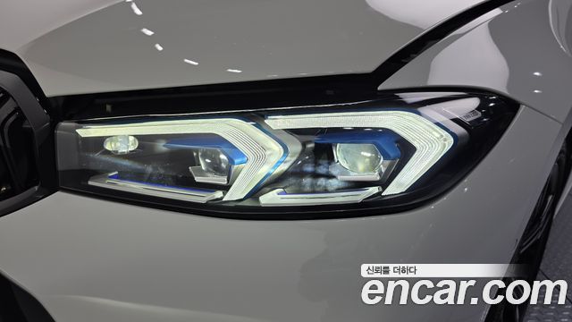 BMW 3-Series 2024 — photo 8