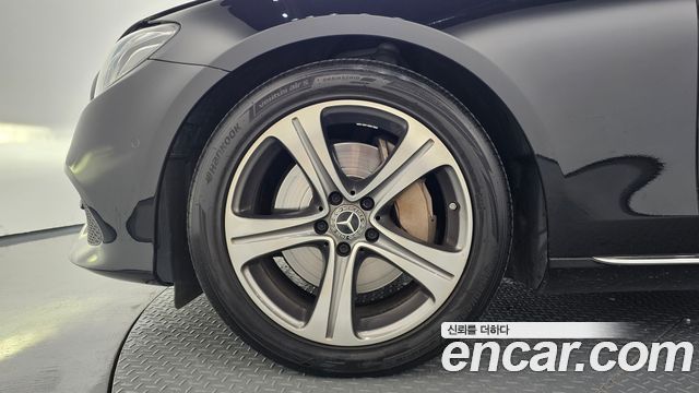 Mercedes-Benz E-Class 2017 — photo 5