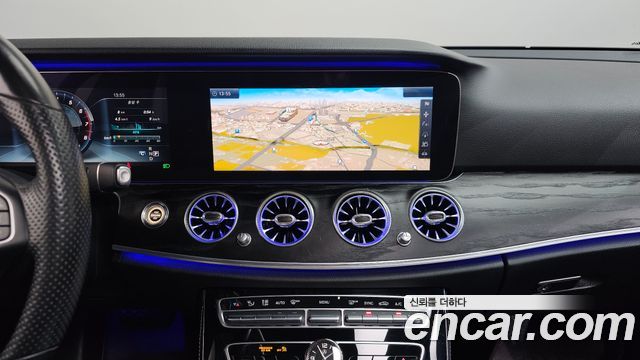 Mercedes-Benz E-Class 2017 — photo 14