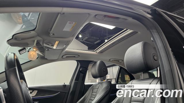 Mercedes-Benz E-Class 2017 — photo 18