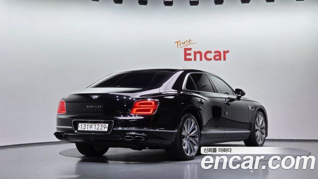 Bentley Flying Spur 2022 — photo 2